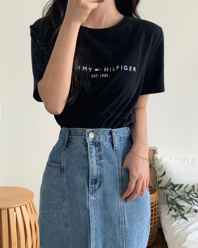 Women Script Logo Tee