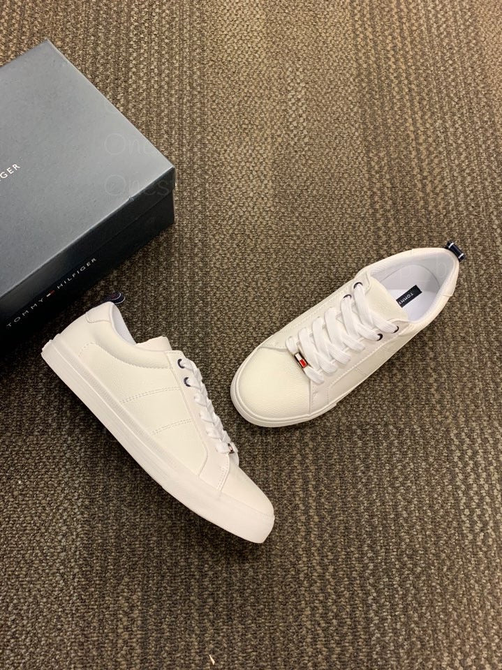 Women's Lila Sneaker