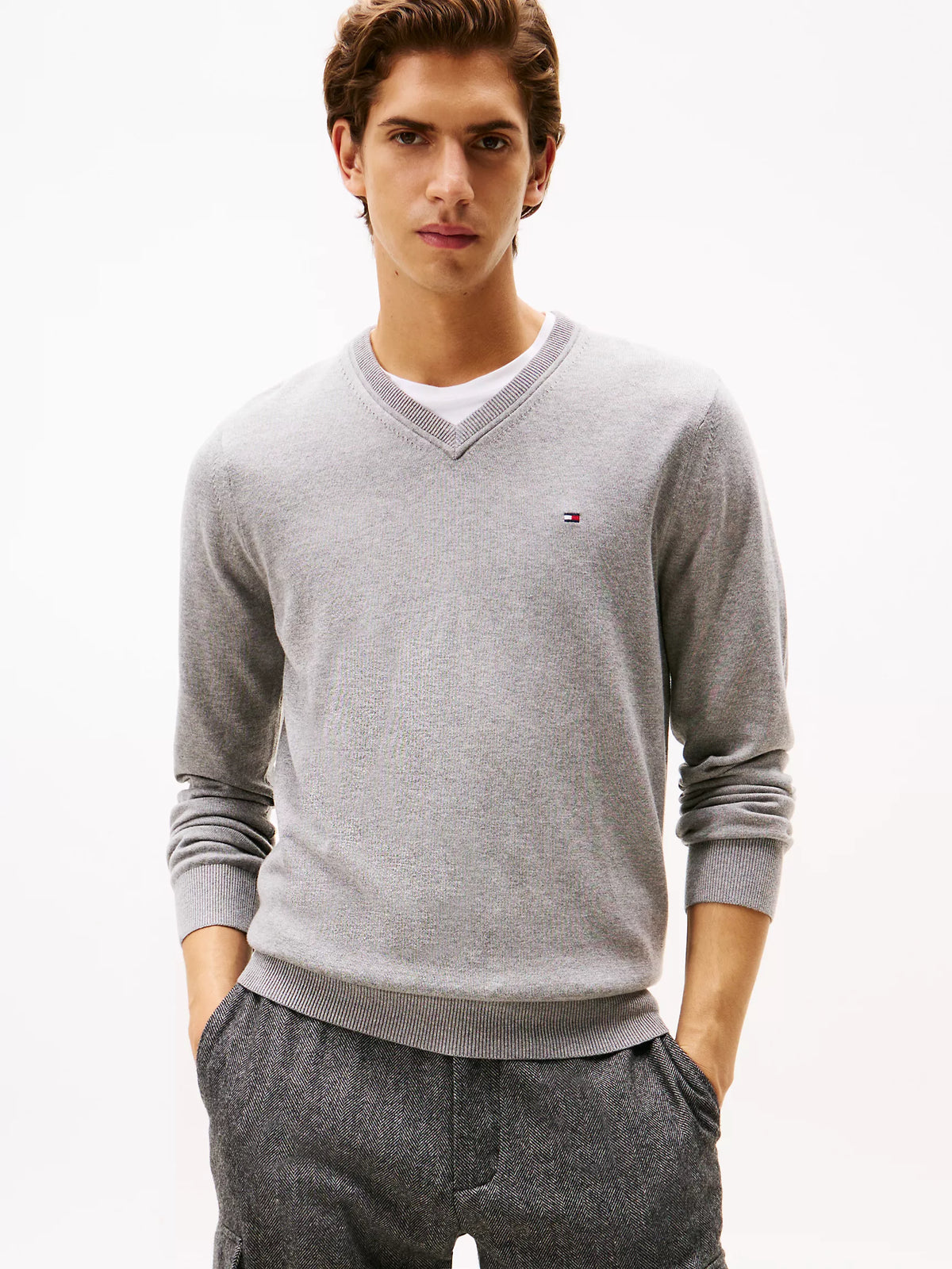 Men Solid V-Neck Sweater