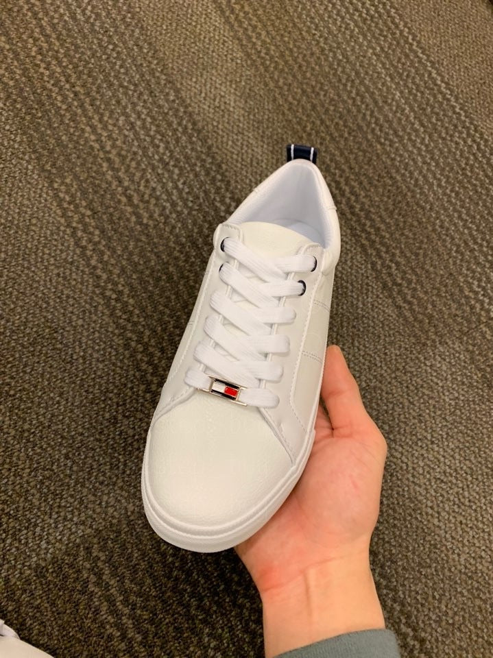 Women's Lila Sneaker