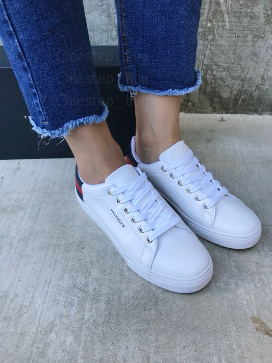 Women's Laddin Sneaker
