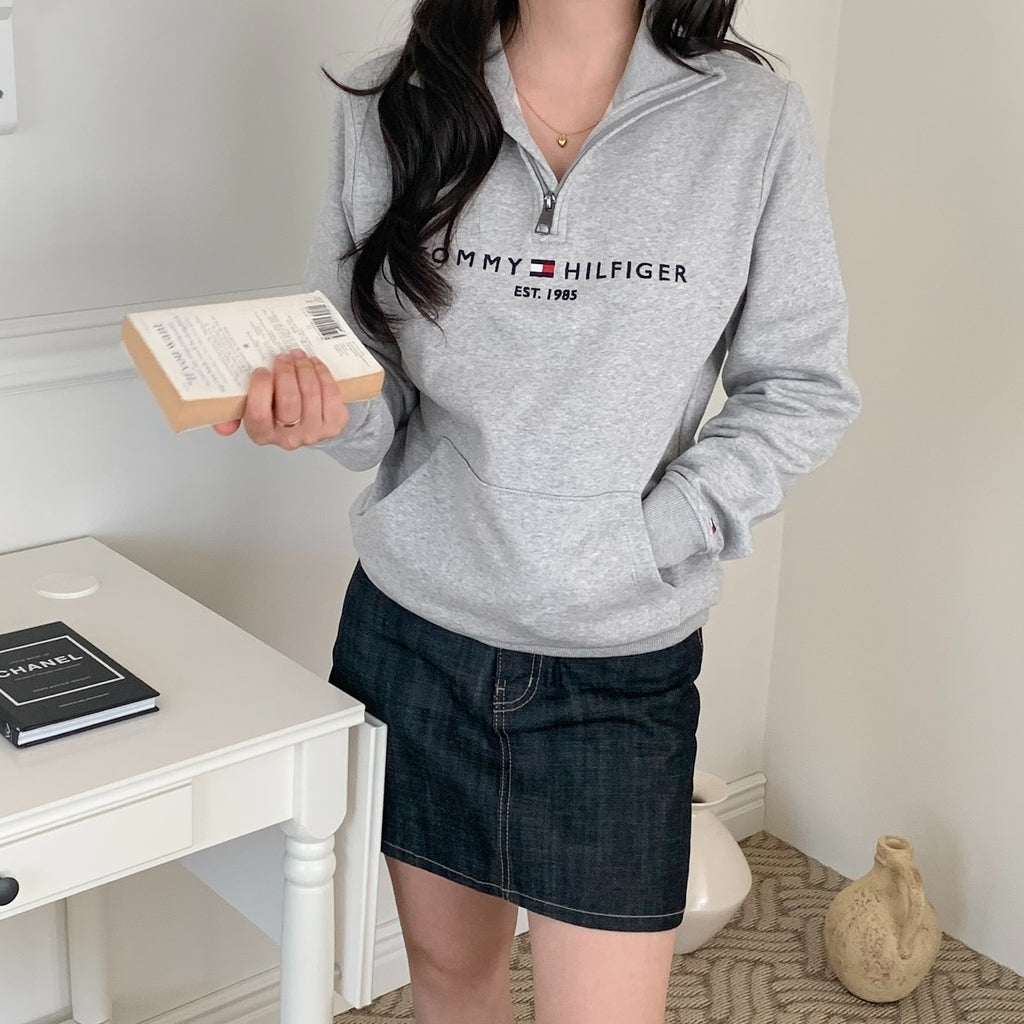 Men Embroidered Tommy Logo Quarter-Zip