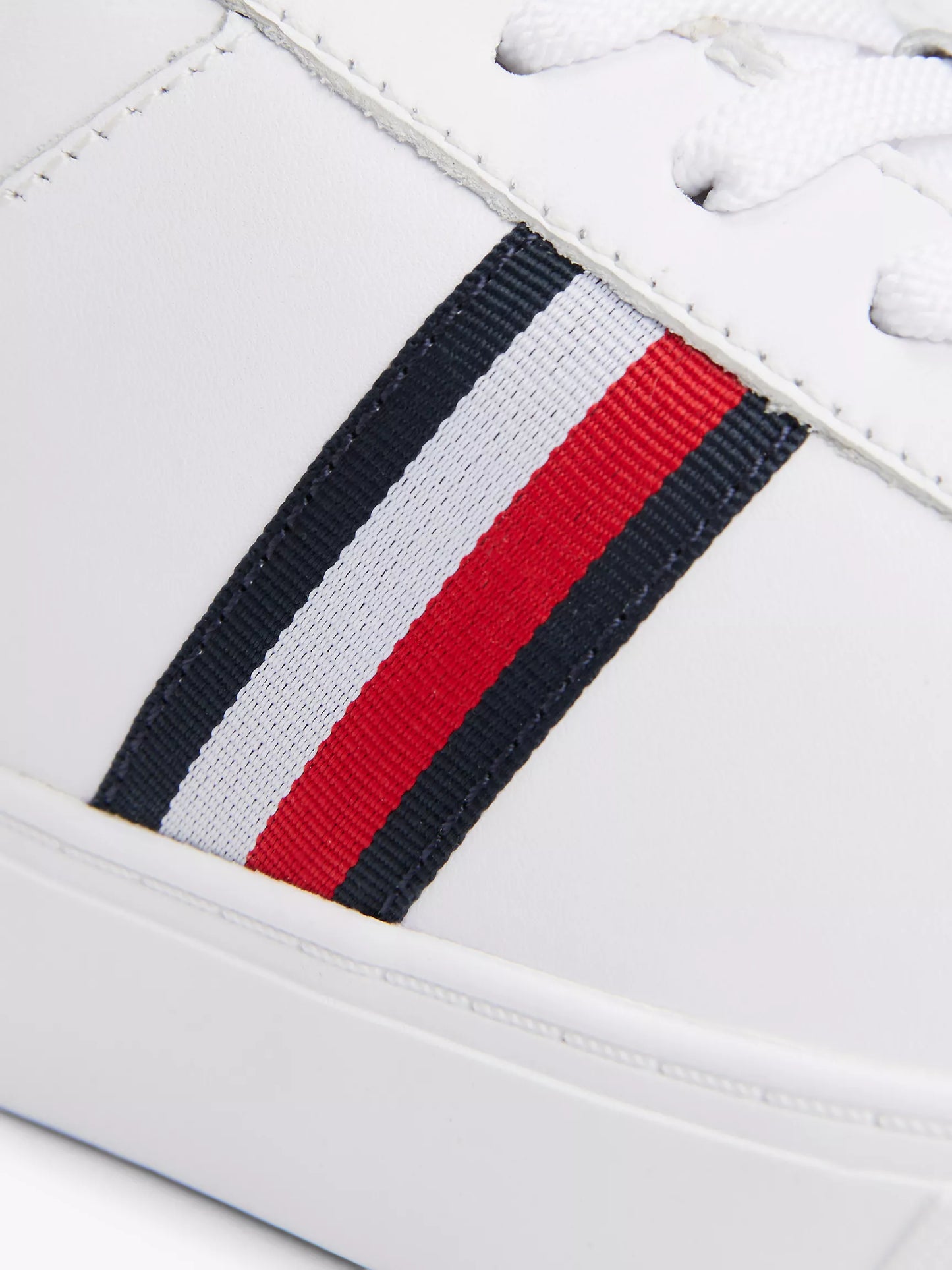Women Signature Stripe Leather Court Sneaker